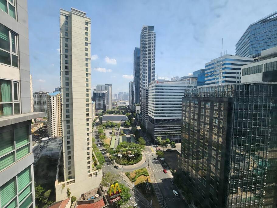 Apartment Bgc Avant At The Cosy And Vibrant 2br Near Burgos Circle Manila