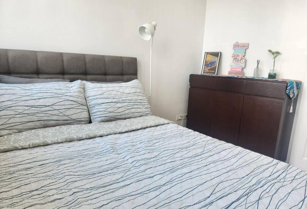 Bgc Avant At The Cosy And Vibrant 2br Near Burgos Circle Apartment Manila