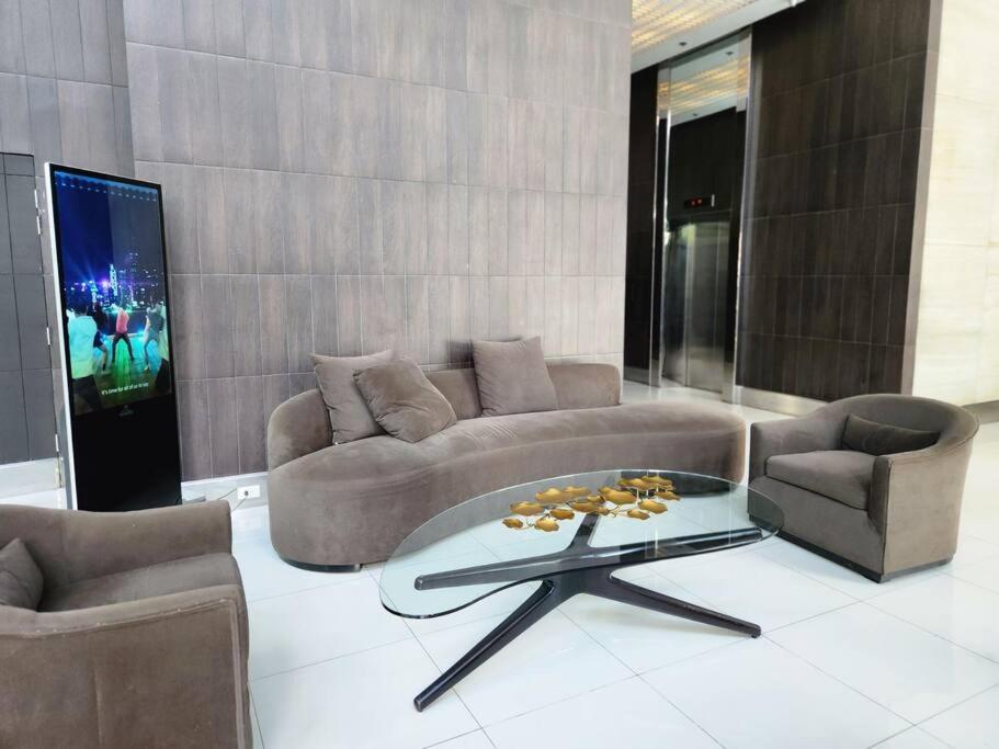 Bgc Avant At The Cosy And Vibrant 2br Near Burgos Circle * Manila