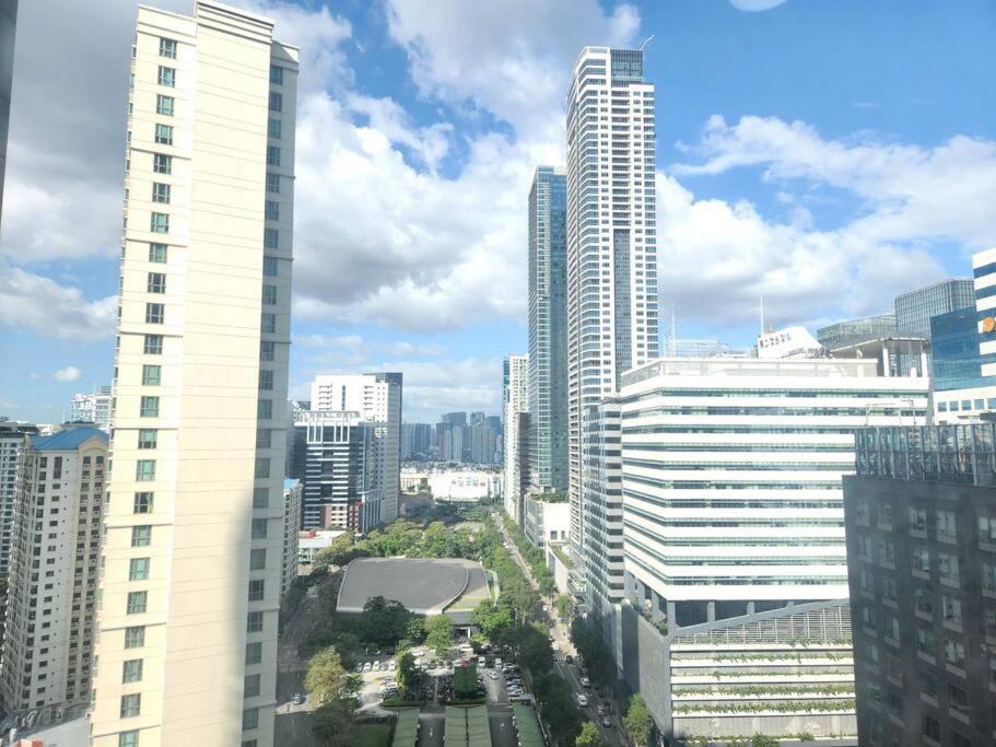 Bgc Avant At The Cosy And Vibrant 2br Near Burgos Circle * Manila