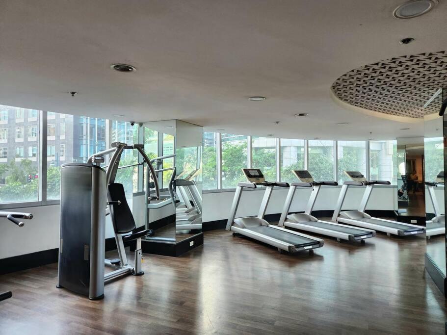 Apartment Bgc Avant At The Cosy And Vibrant 2br Near Burgos Circle *