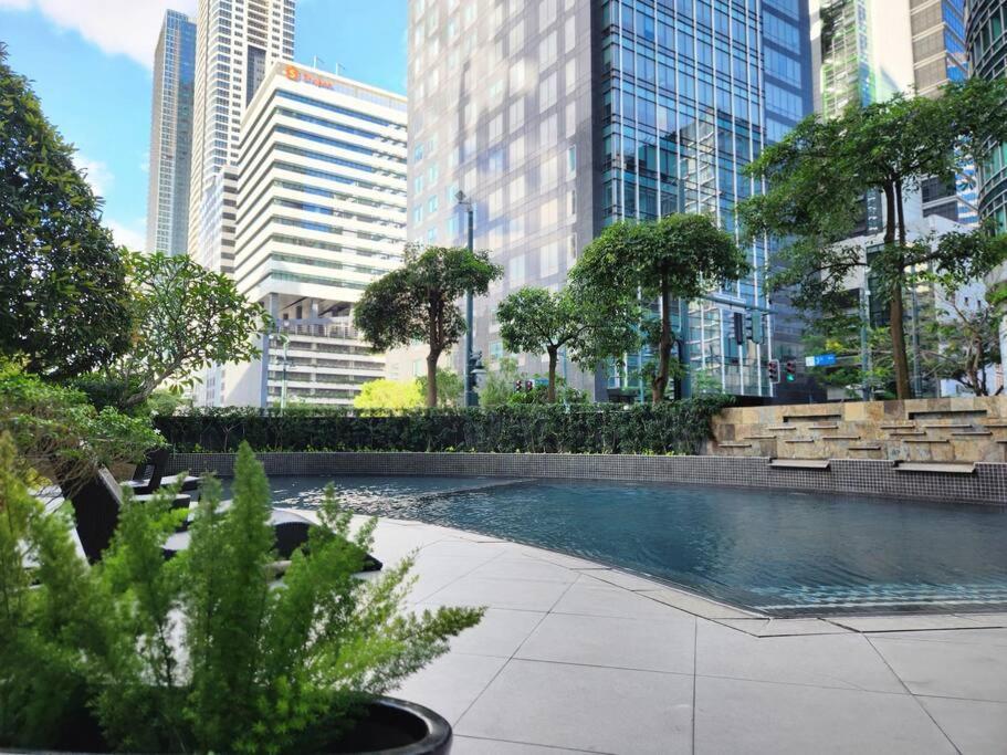 Bgc Avant At The Cosy And Vibrant 2br Near Burgos Circle Apartment Manila